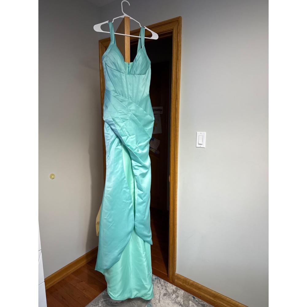 NWOT Aqua Gown‎ Formal Dress Sleeveless Elegant Party Prom Maxi Dress